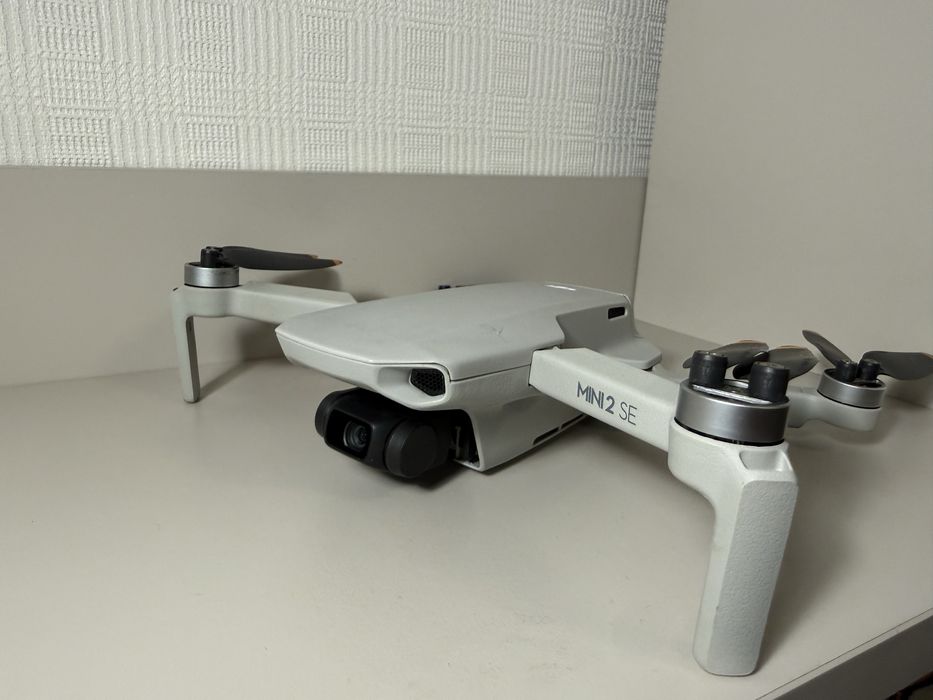 DJI Mini 2 SE – напълно изряден, 2 батерии