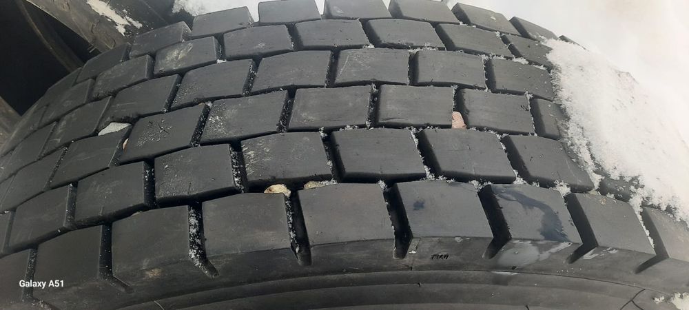 Продаются Грузовые ведущие шины