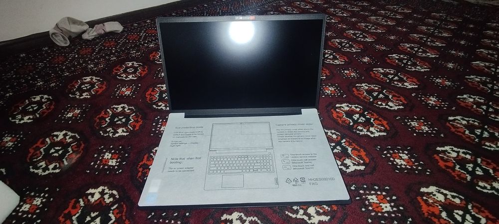 Notebook Lenova tâp taza qolanilmagan tek sistema salib qoydim