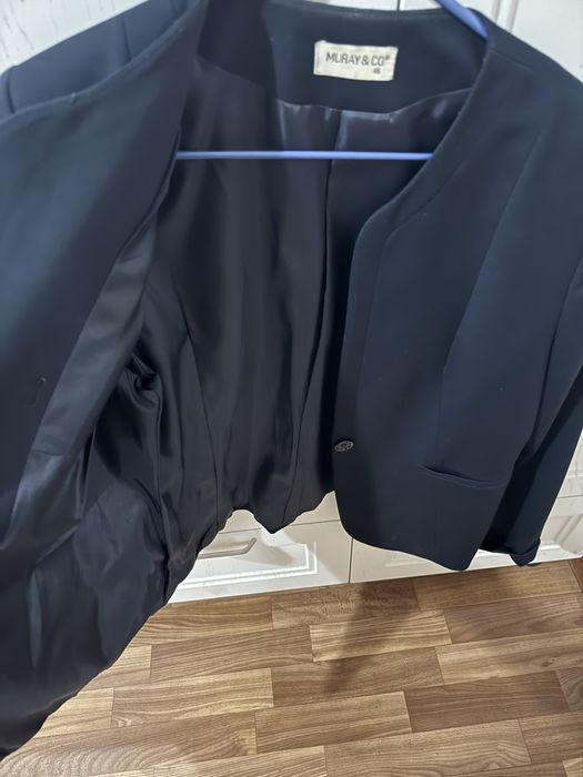 Продам костюм с брюками