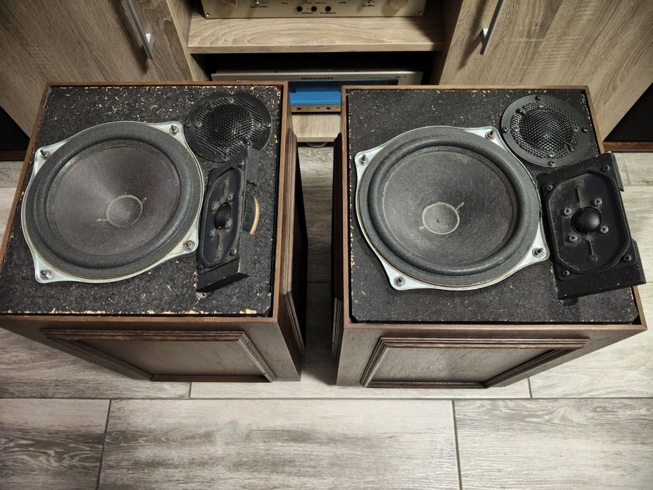 Pohler Sound 4302, boxe echipate cu difuzoare Seas, perfect funcțional
