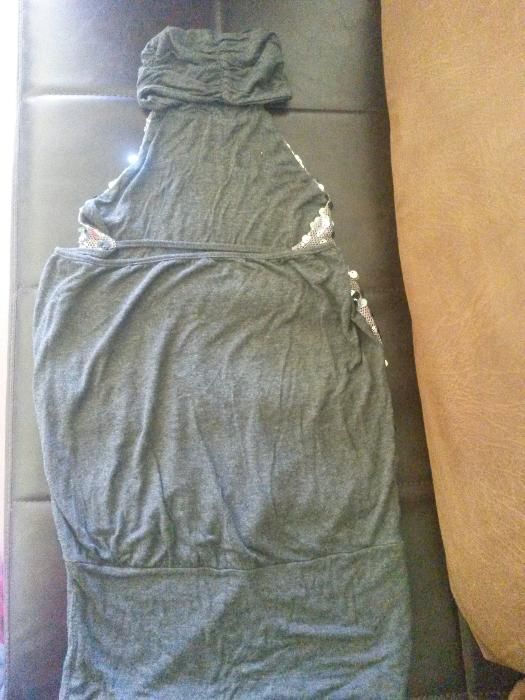 Блуза уникален модел трико с паети, гол гръб