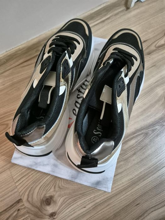 Дамски италиански маратонки номер 40! Състояние ново!