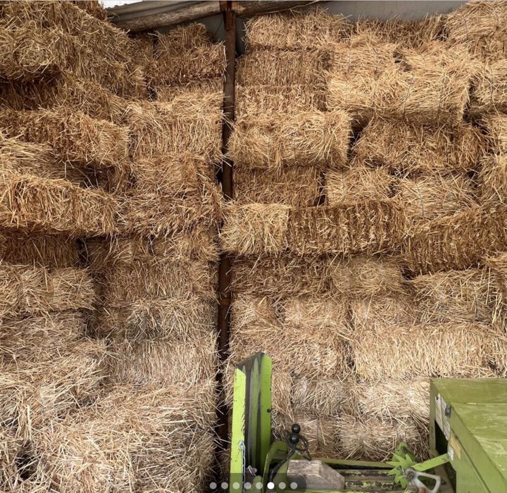 Baloti de paie  in Valea Jiului