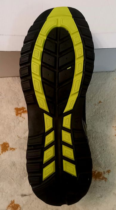 Продам спец.обувь