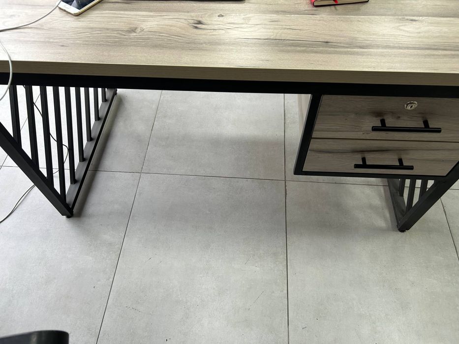 Офисная мебель лофт в ассортименте почти новая