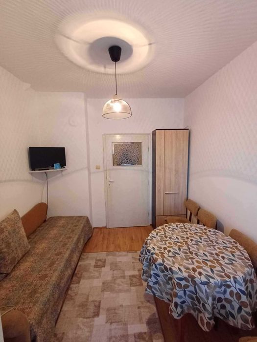 Дава се под наем Двустаен апартамент в Пловдив, Кършияка - 65 кв.м за 382.5 € - Снимка #2