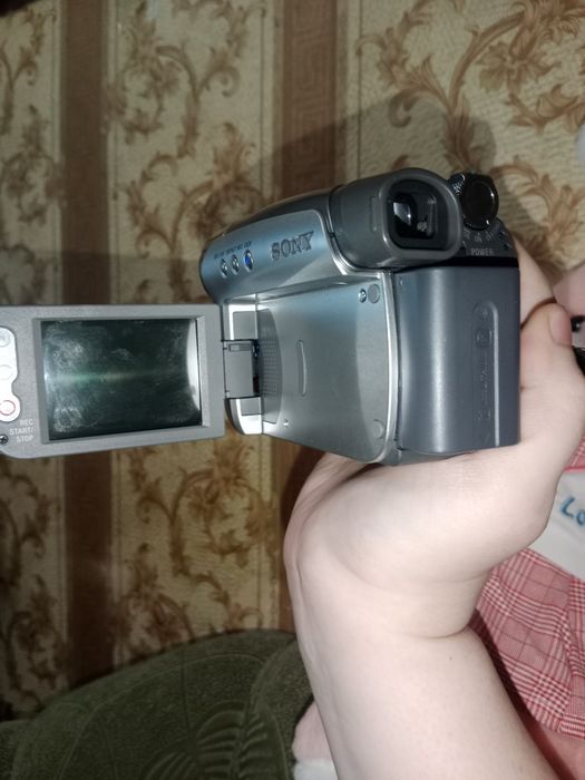 Цифровая видеокамера Sony DCR-HC26E
