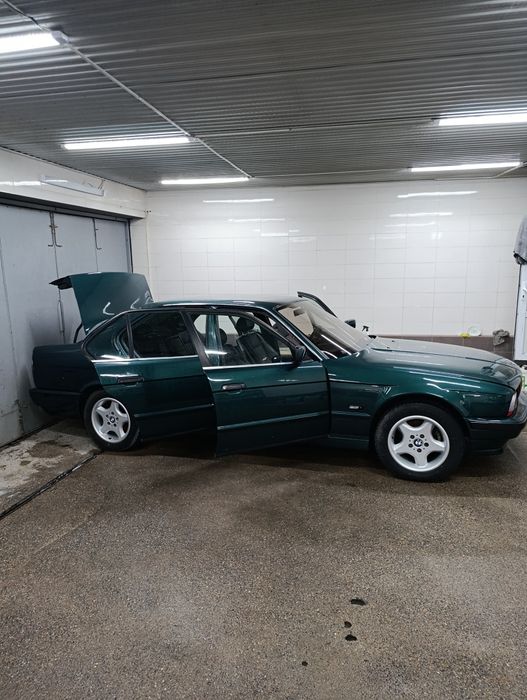 Продам автомобиль BMW  525