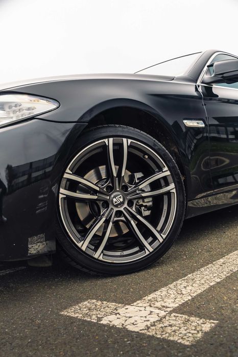 Bmw seria 5 F10 520D RWD 2012 M-pachet