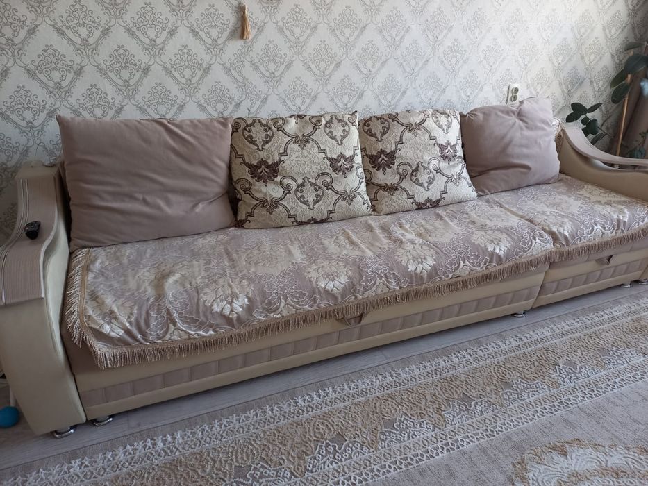 Продается диван 3 м