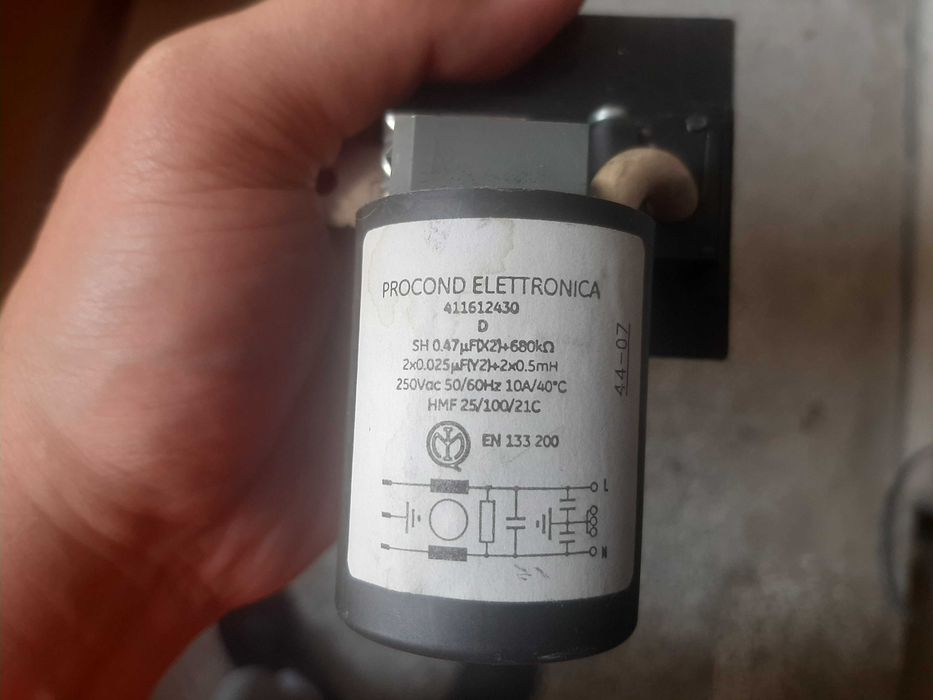 Захранващ кабел от пералня ariston avl 95