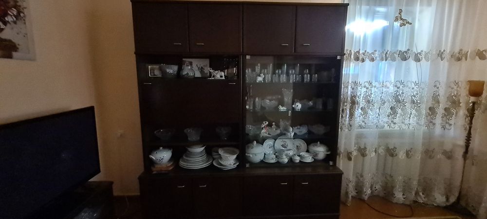 Продаётся немецкая стенка в хорошем состоянии