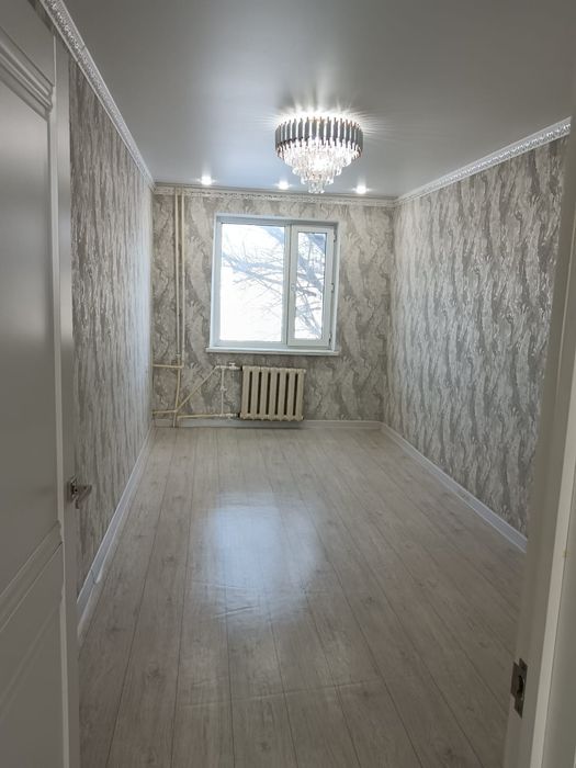 Срочно продается 3 х комната. 3 этаж