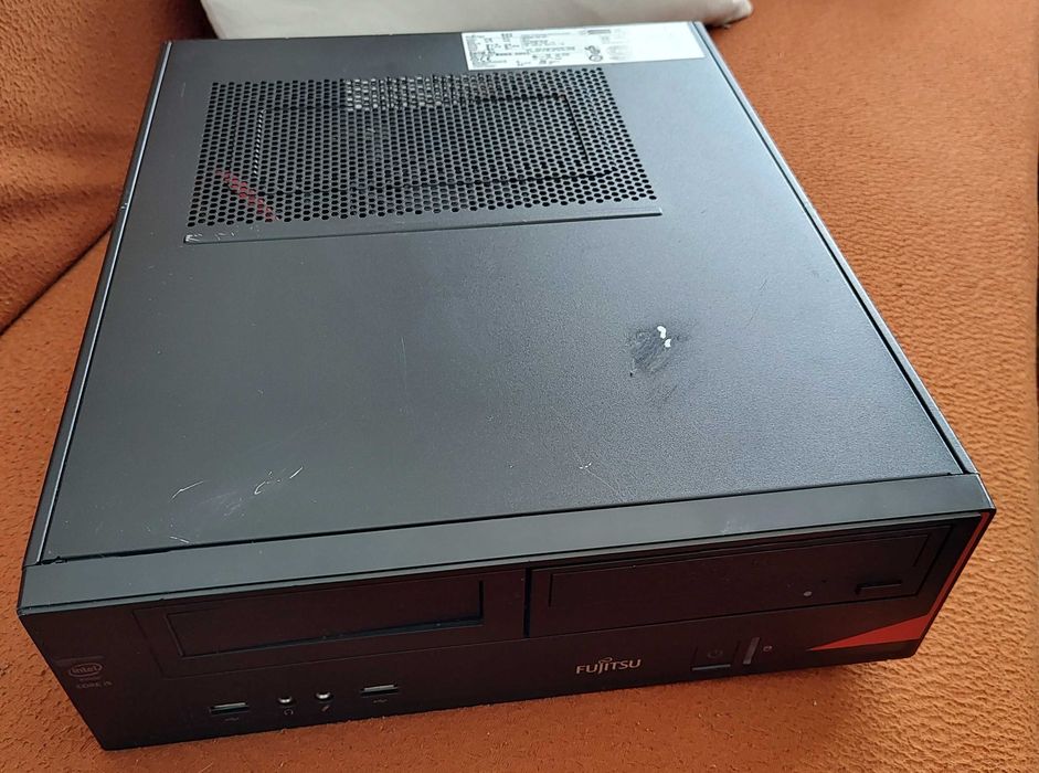 Calculator PC Fujitsu Esprimo E520 I5-4400 16Gb RAM 256 SSD 512 HDD