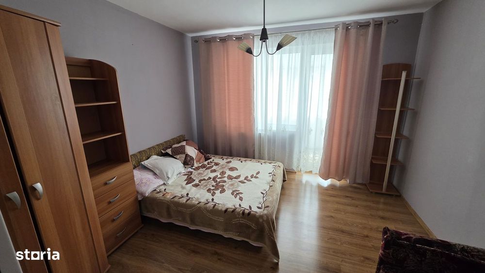 Vand ap 2 camere zona Piata Mare