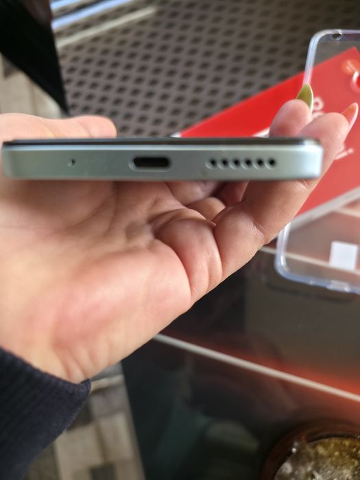 Xiomi Redmi 13 128 GB ROM,6GB RAM