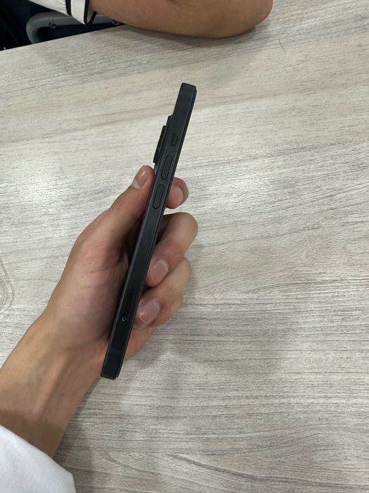 Iphone 15 128 talik holati a’lo aybi yoq 92 % yomkost