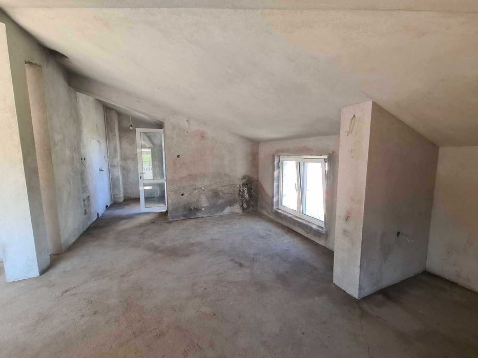 Продава се Тристаен апартамент в Хасково, Каменни - 146 кв.м за 385 €/кв.м - Снимка #3