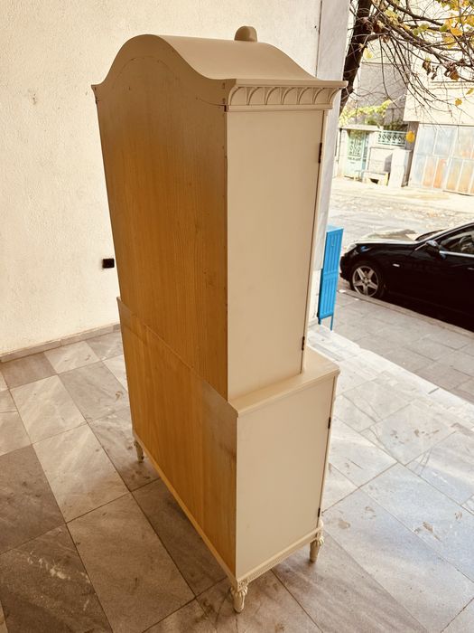 Шведски винтидж шкаф в стил Gustavian / Неокласицизъм