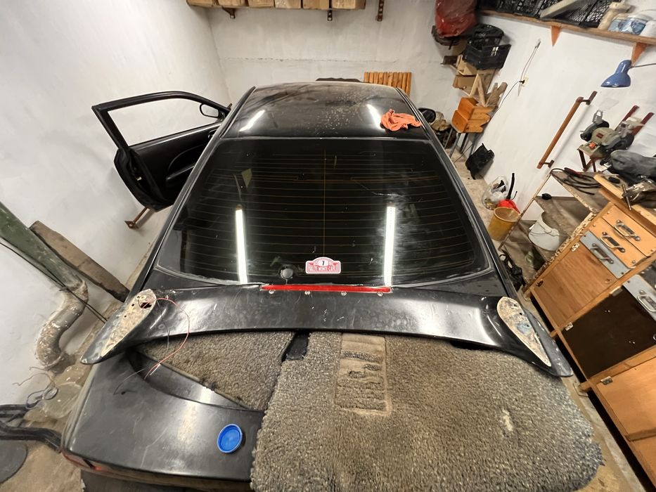 продам спойлер tayota