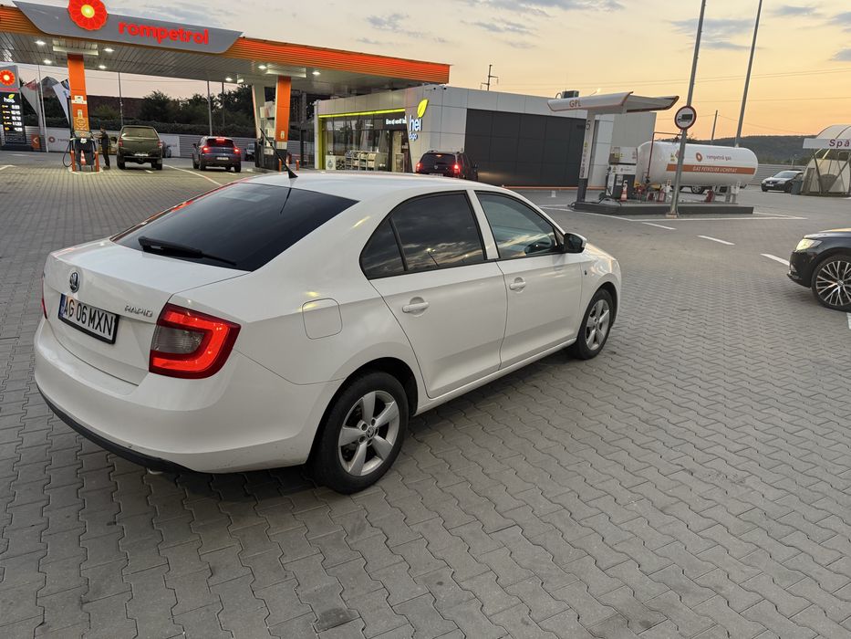 Vând skoda rapid 1.6
