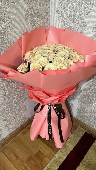 Цветы в корзине букеты