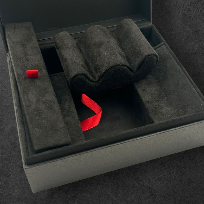 TUDOR кутия за часовник нова