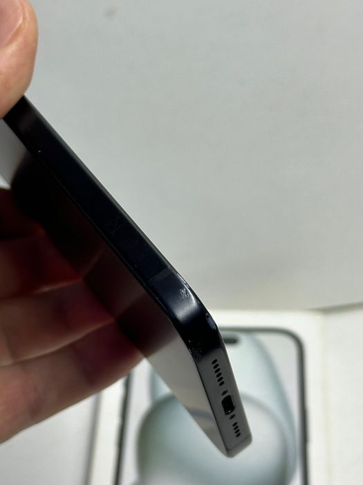 Продам Айфон 15 Plus 128г