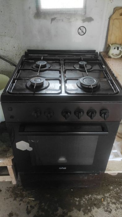 Продаётся газовая плита электрическая артель