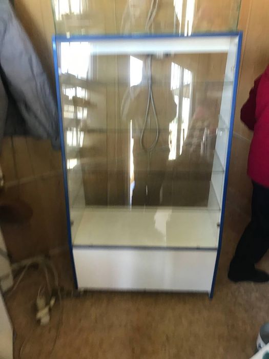 Витриный шкаф 1.40 на 80