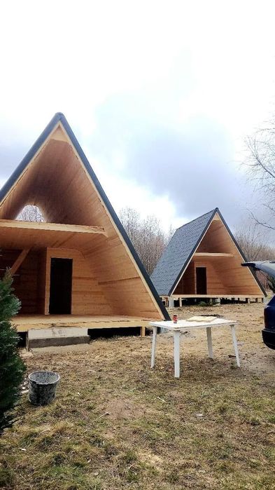 Executăm cabane din lemn