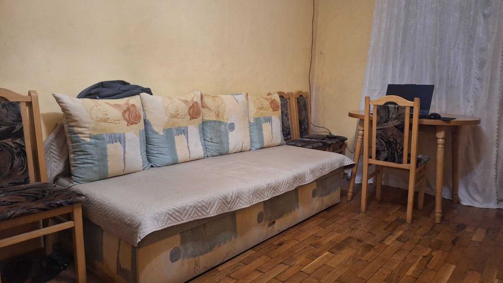 Подарявам холен разтегателен  диван