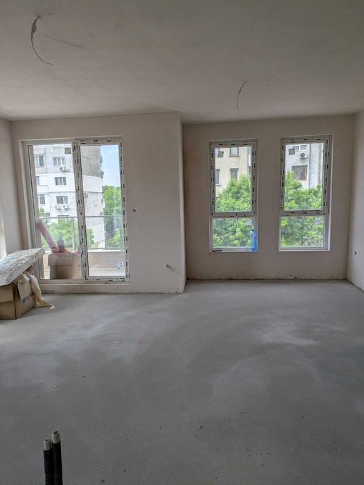 Продава - Тристен апартамент