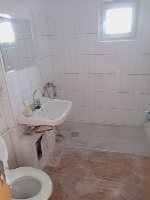 Apartament 3 camere de inchiriat