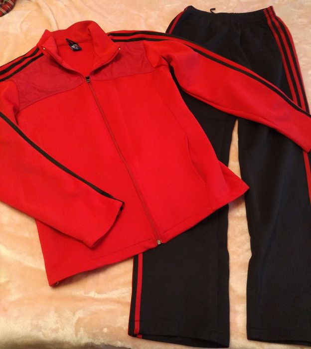 Спортивный костюм для подростка.