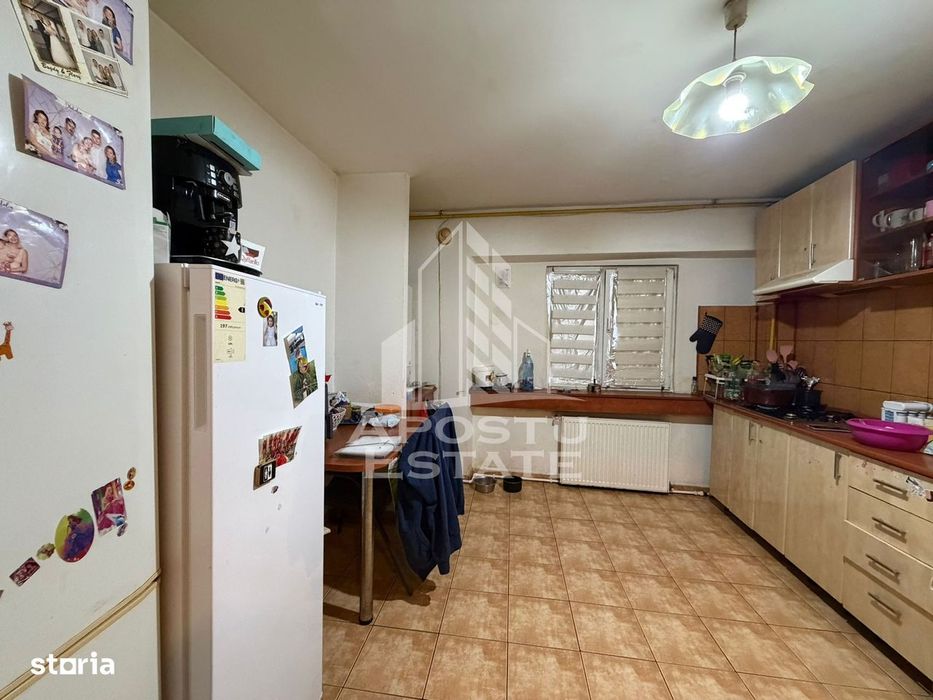 Apartament cu 5 camere, 2 bai, decomandat, centrala zona Girocului