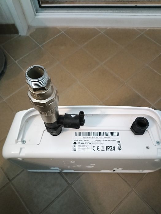 Проточен бойлер ARISTON 7.0-8.3kw