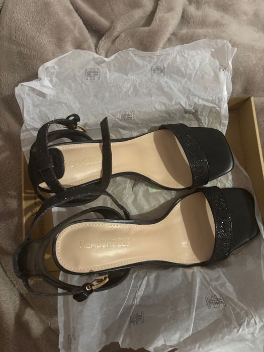 Обувки с висок ток 39 номер