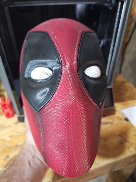 Маска на Deatpool