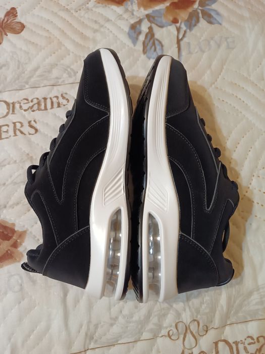 Черни дамски маратонки номер 37