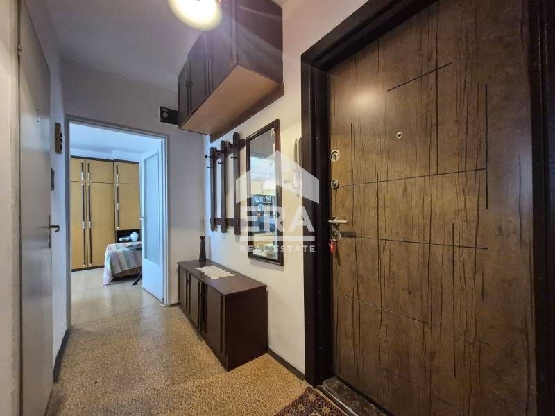 ЕКСКЛУЗИВНО! Слънчева гарсониера в центъра на гр. Бургас.