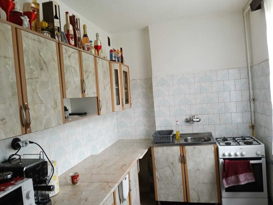 Ofer spre vanzare apartament cu 3 camere