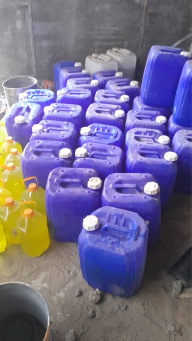 Продам конистры б/у