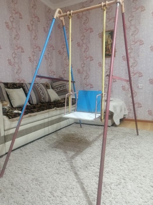 Качели детские .