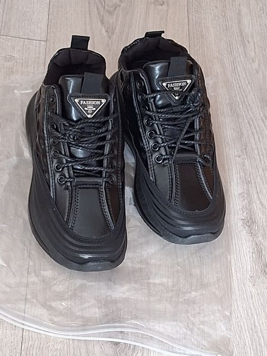 Кроссовки мужские