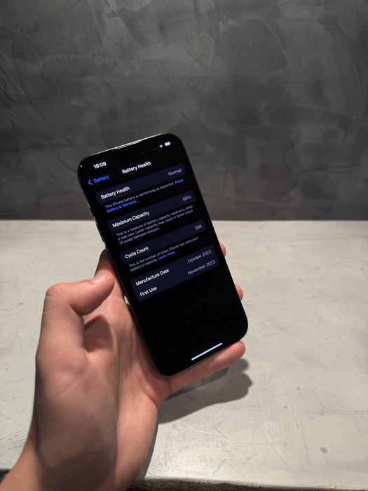 КАТО НОВ Iphone 15 Pro, 89% батерия