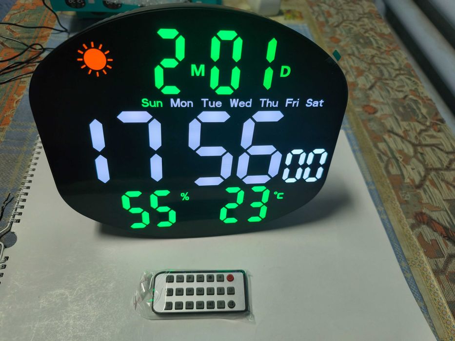 Ceas de perete cu alarma si telecomanda, diferite culori