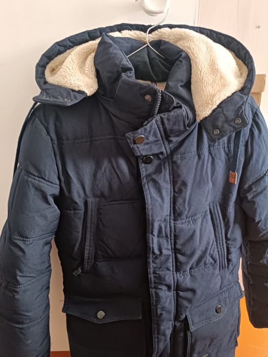 Продам куртки жилетки