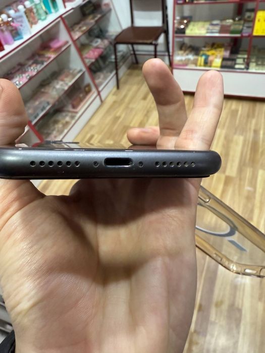 IPHONE 11 3mln + org zaryadchik full complekt